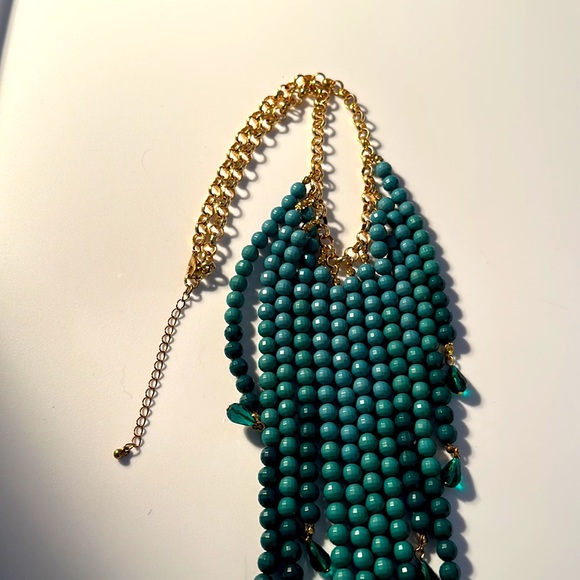 Beautiful Long Beaded Green Necklace with Gold Chain! - Picture 4 of 6